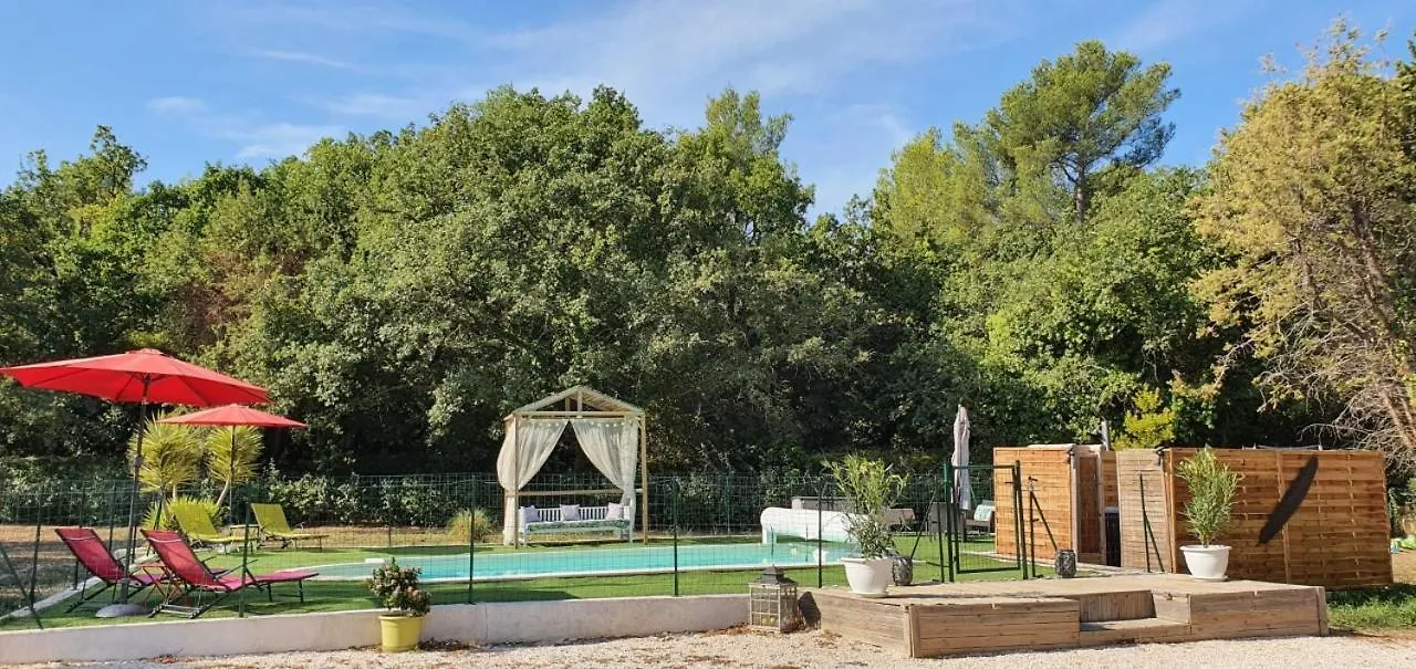 Bed and Breakfast Au Charme de Pépiole à Six-Fours-les-Plages 4*,